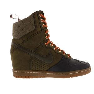 WMNS DUNK SKY HIGH SNEAKERBOOT “DARK LODEN”